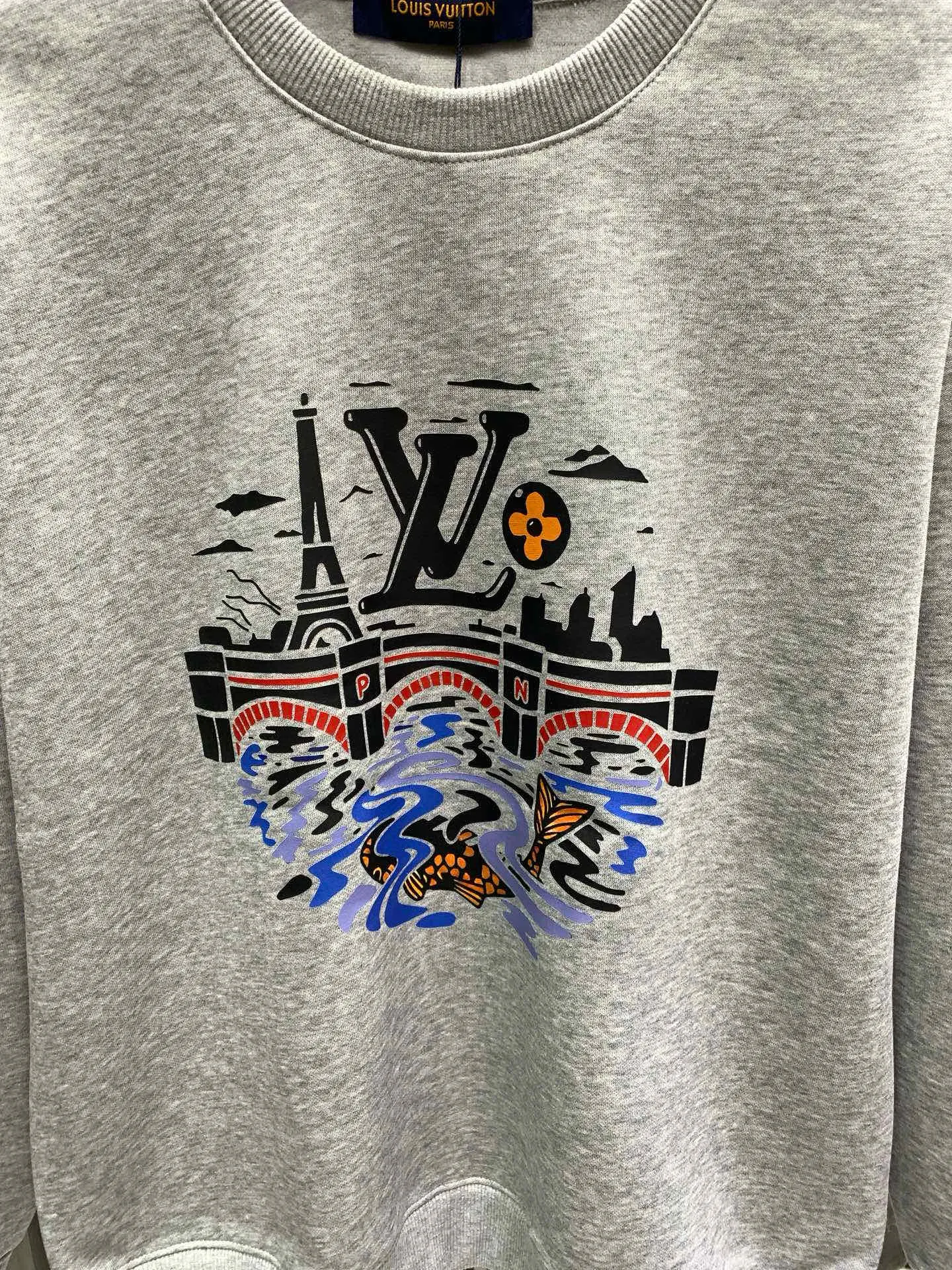 🅿️250 🀄️ Louis Vuitton Louis Vuitton 1*v25 new printed pullover round neck sweatshirt 400g pure cotton ➕ silver fox velvet Customized 400g same vat dyed fabric, very comfortable to touch, the latest brick cabinet synchronization for autumn and winter, trendy and wide, classic version for men and women, fashionable and individual, super versatile and good-looking, very suitable for both men and women, a must-have item for everyone